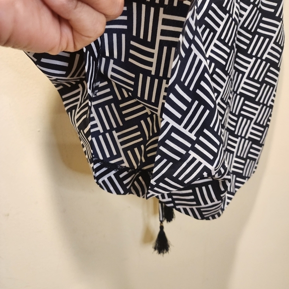 The Limited black and white casual short size M - Picture 9 of 10
